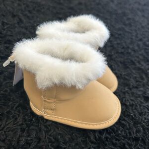 Carter's Tan Boots with White Faux Fur